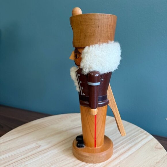 Vtg Erzgebirgische Volkskunst German Wooden Nutcracker Snowflake King  Handmade - Picture 4 of 10